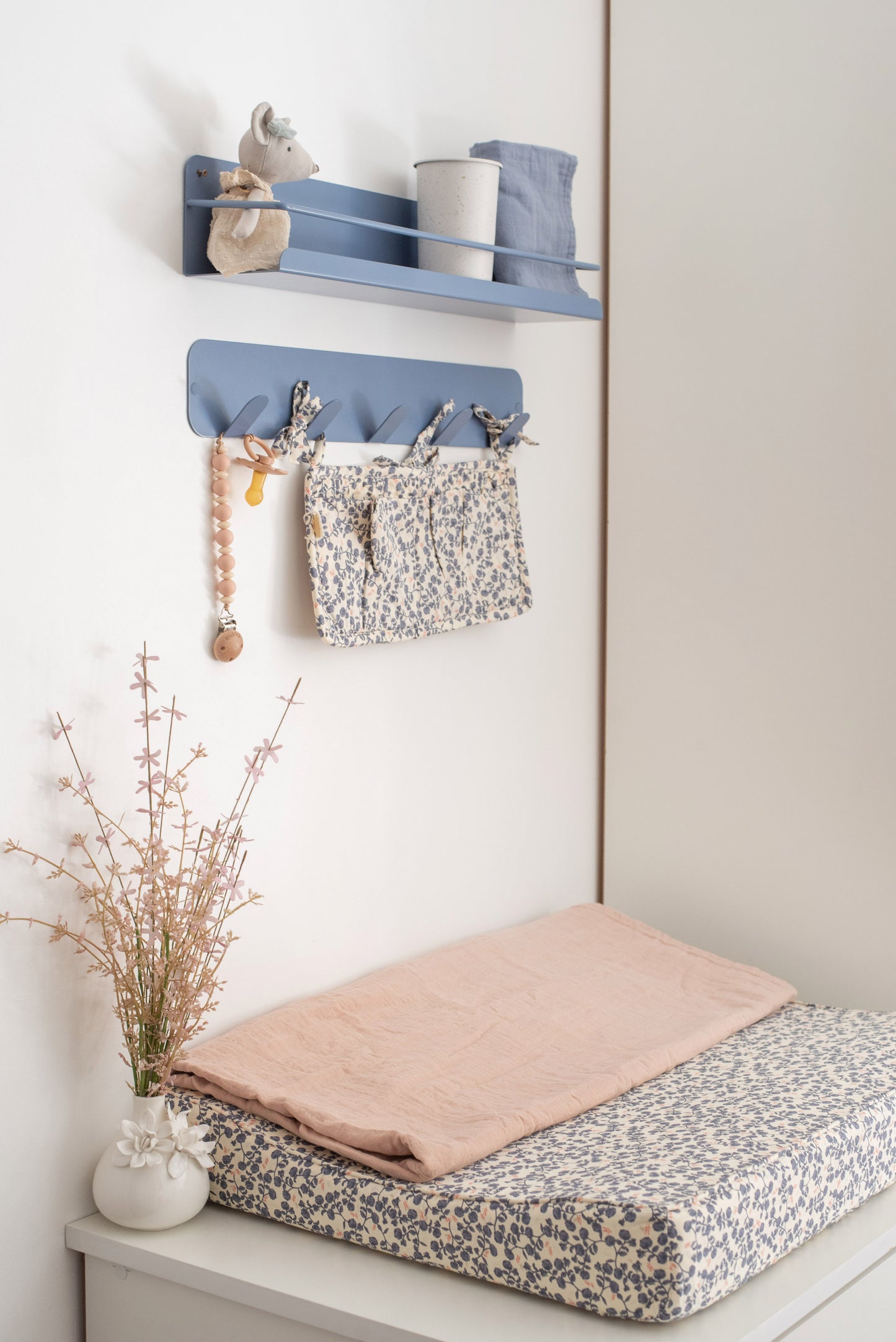 Repisa librero gris BOK