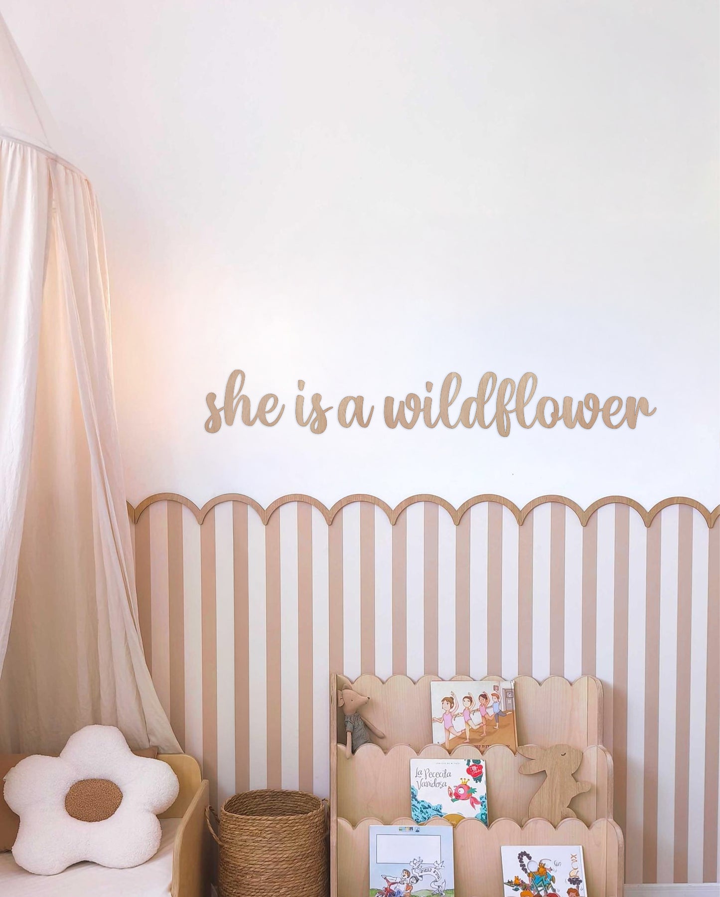 Frase "She is a wildflower"