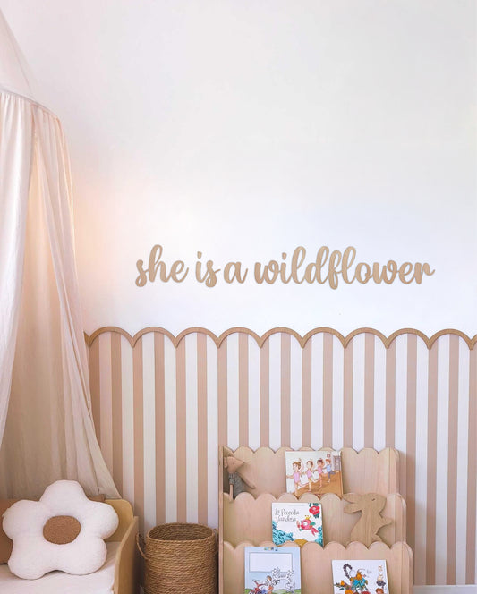 Frase "She is a wildflower"